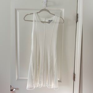 Elegant White Sleeveless Dress XS